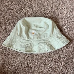 Daisy Flower Lightweight Bucket Hat